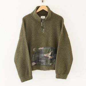 Aerie Green and Camo Sherpa Size XXL